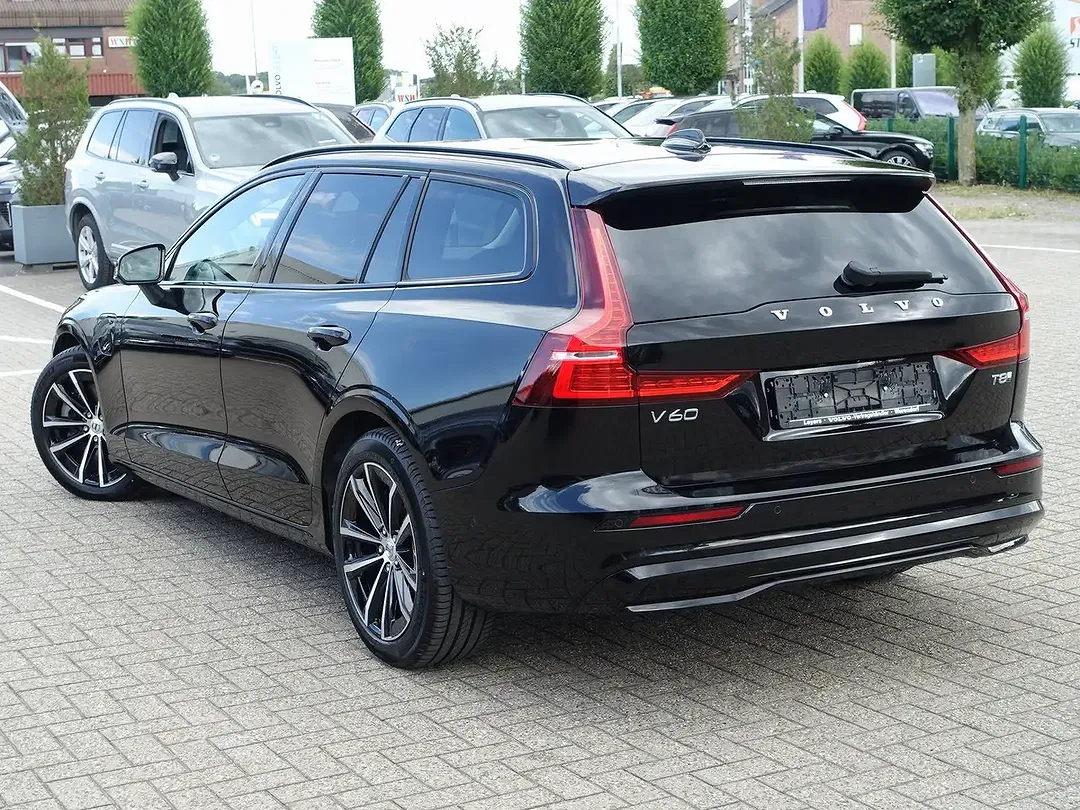 Volvo V60 T8 PHEV AWD Plus Dark - Thumbnail 4