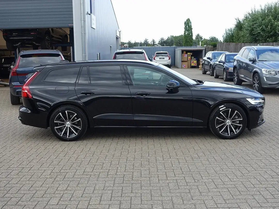 Volvo V60 T8 PHEV AWD Plus Dark - Thumbnail 7