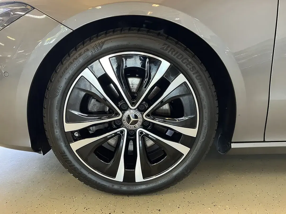 Mercedes-Benz CLA 180 - Thumbnail 9