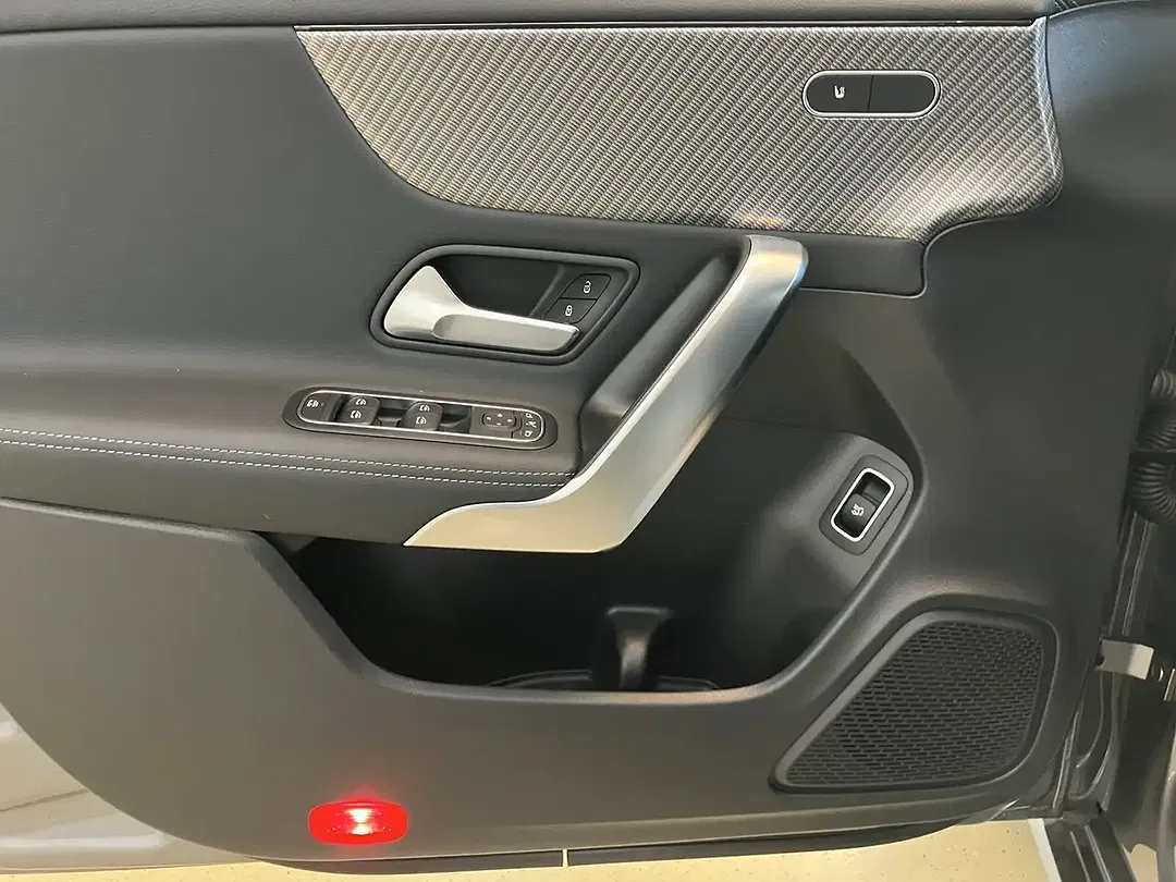 Mercedes-Benz CLA 180 - Thumbnail 12