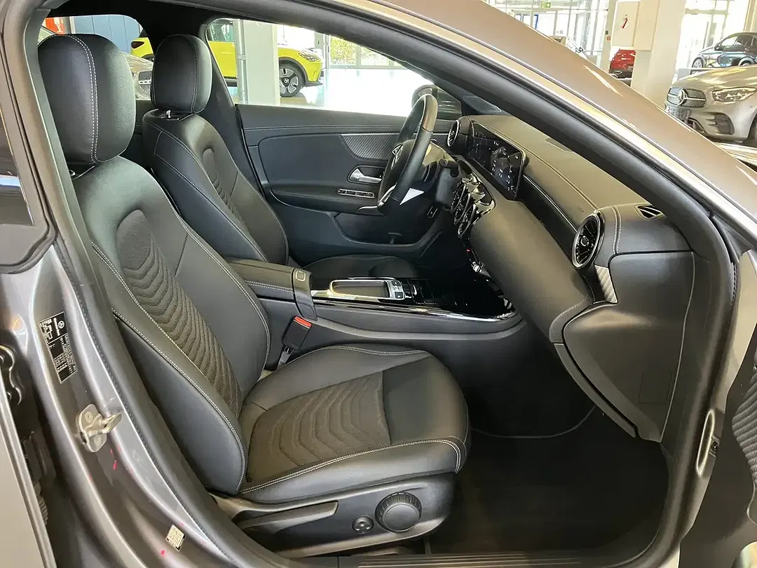 Mercedes-Benz CLA 180 - Thumbnail 13
