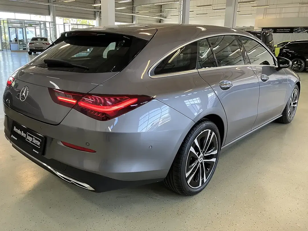 Mercedes-Benz CLA 180 - Thumbnail 4