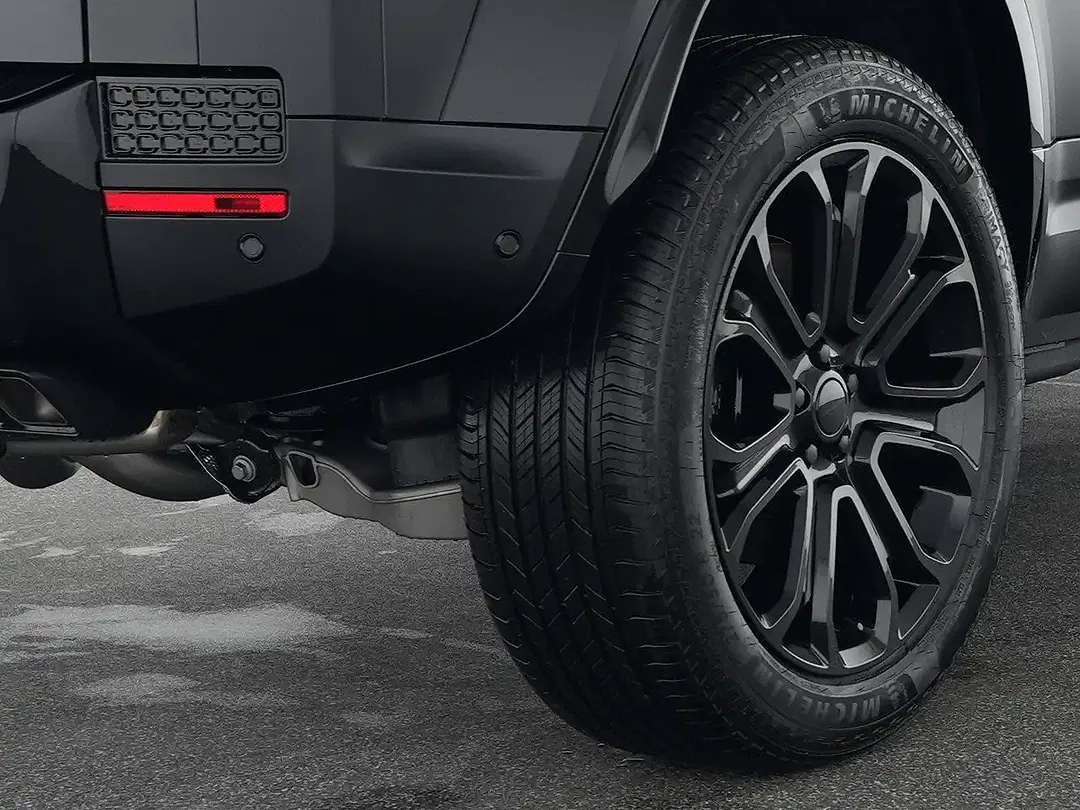 Land Rover Defender P635 V8 OCTA 110 - Thumbnail 10