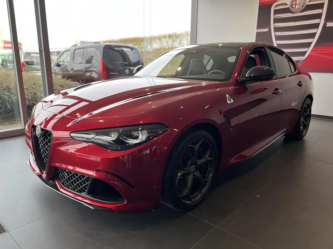 Alfa Romeo Giulia Quadrifoglio Collezione - Afbeelding 1