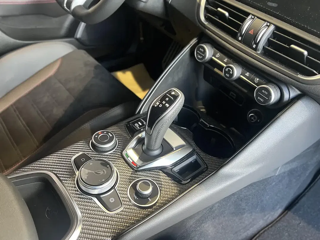 Alfa Romeo Giulia Quadrifoglio Collezione - Thumbnail 14