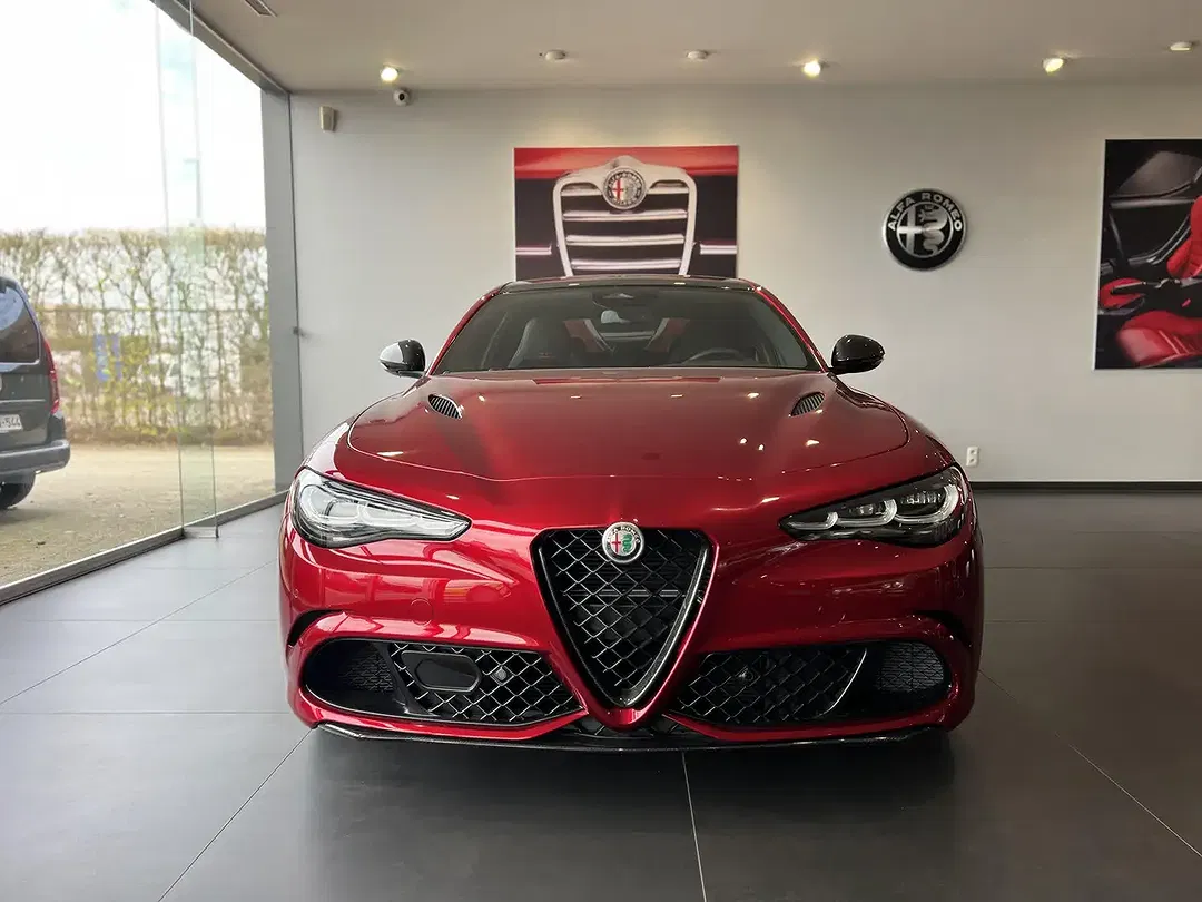 Alfa Romeo Giulia Quadrifoglio Collezione - foto 2
