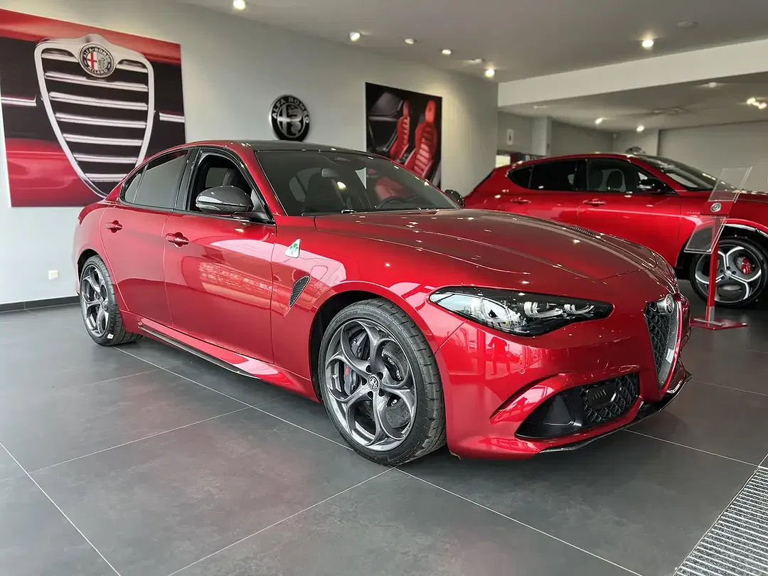 Alfa Romeo Giulia Quadrifoglio Collezione - Thumbnail 3
