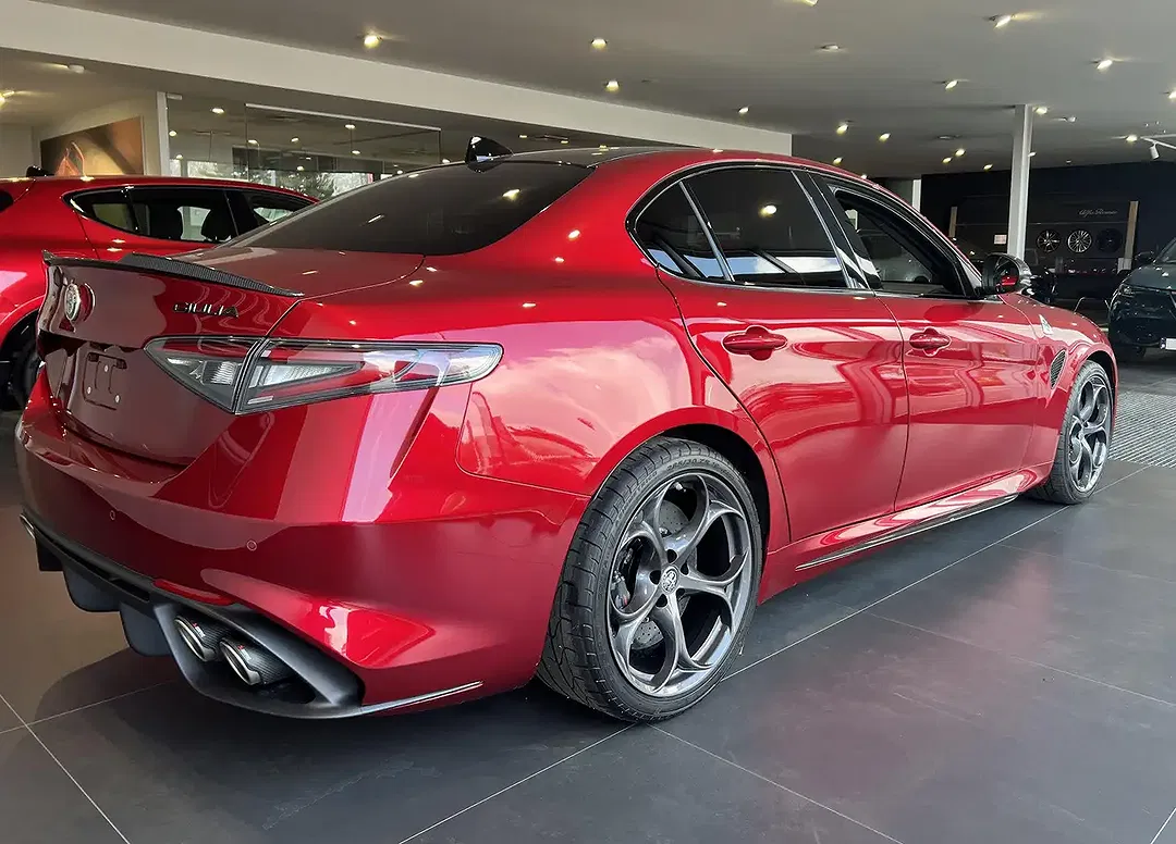 Alfa Romeo Giulia Quadrifoglio Collezione - Thumbnail 4