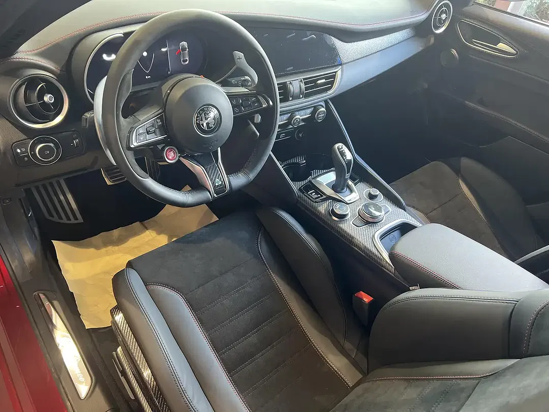 Alfa Romeo Giulia Quadrifoglio Collezione - Thumbnail 6