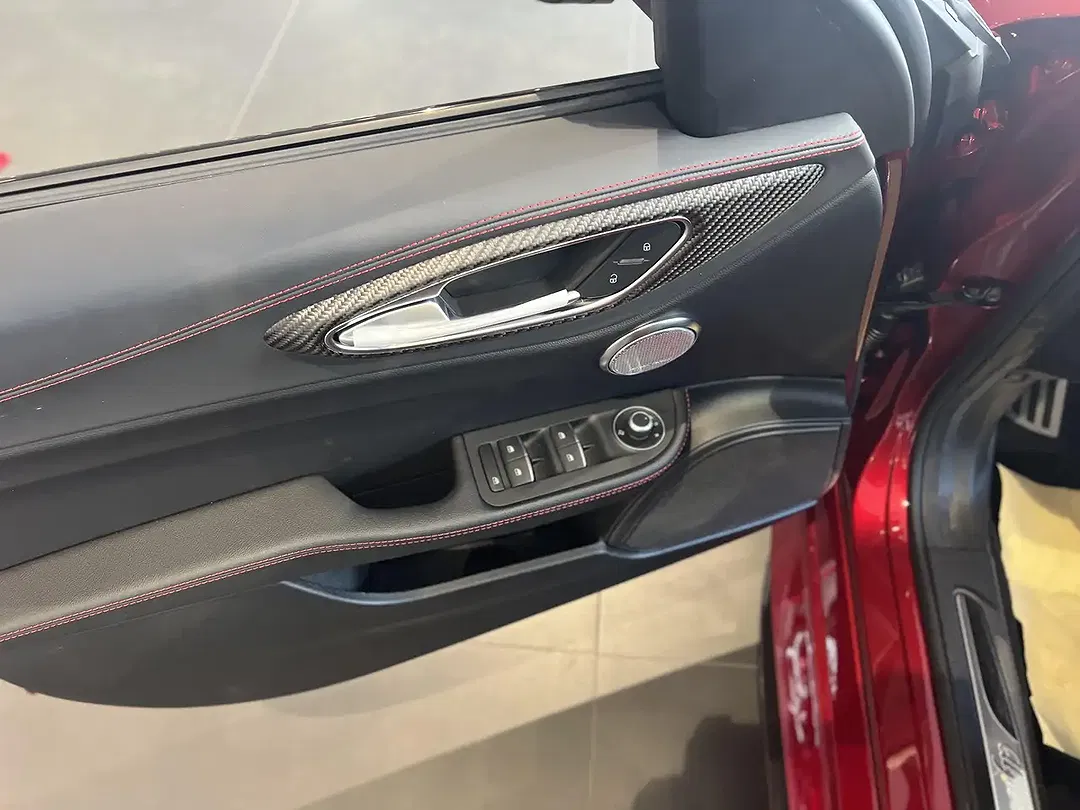 Alfa Romeo Giulia Quadrifoglio Collezione - Thumbnail 9