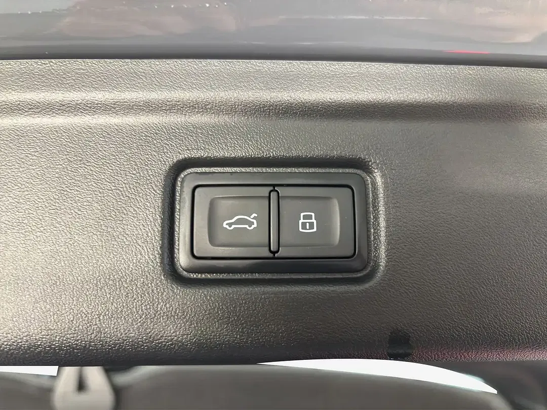 Audi S6 e-tron Matrix LED - Thumbnail 11