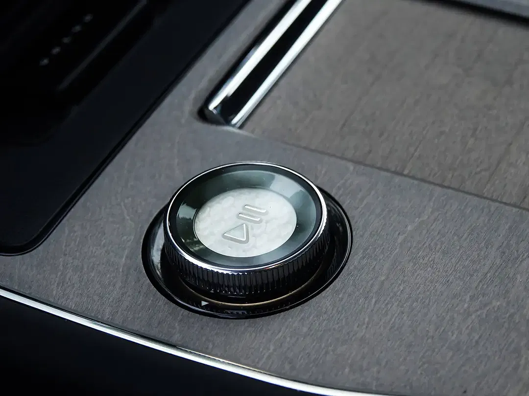 Volvo EX90 AWD Twin Motor Performance Ultra - Thumbnail 17