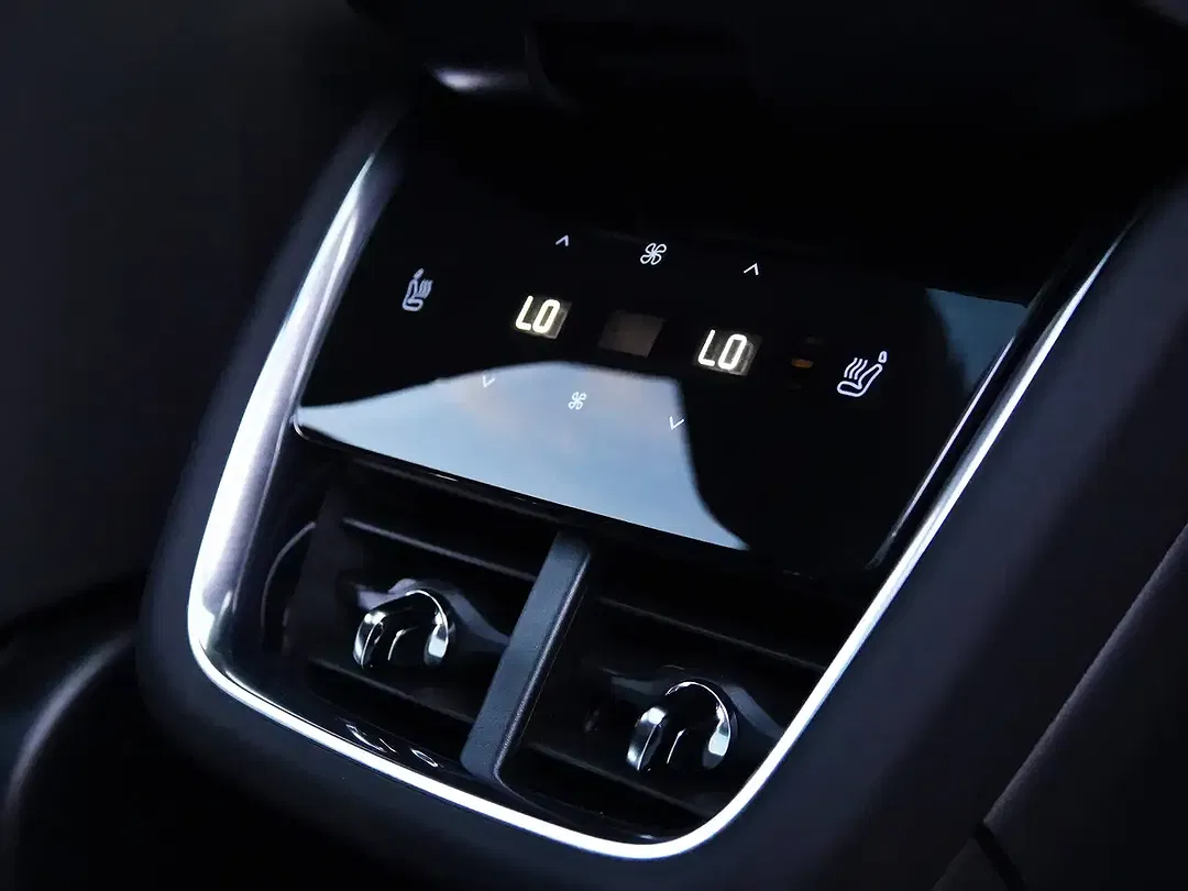 Volvo EX90 AWD Twin Motor Performance Ultra - Thumbnail 22