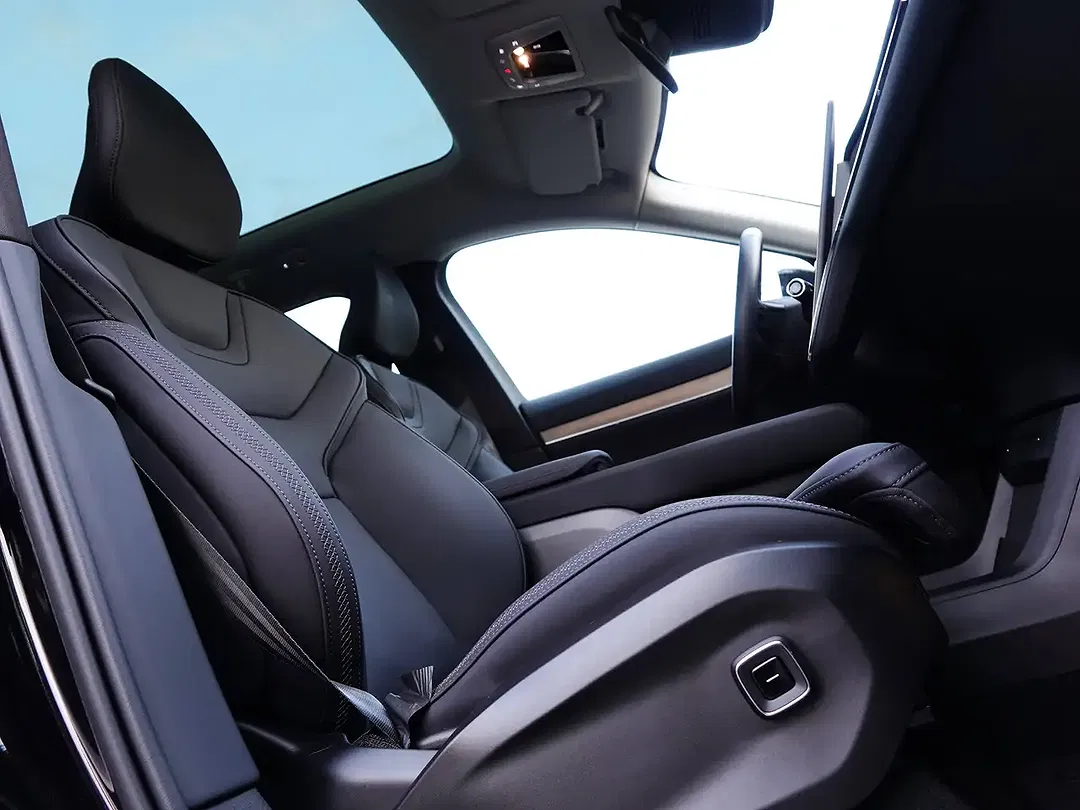 Volvo EX90 AWD Twin Motor Performance Ultra - Thumbnail 25
