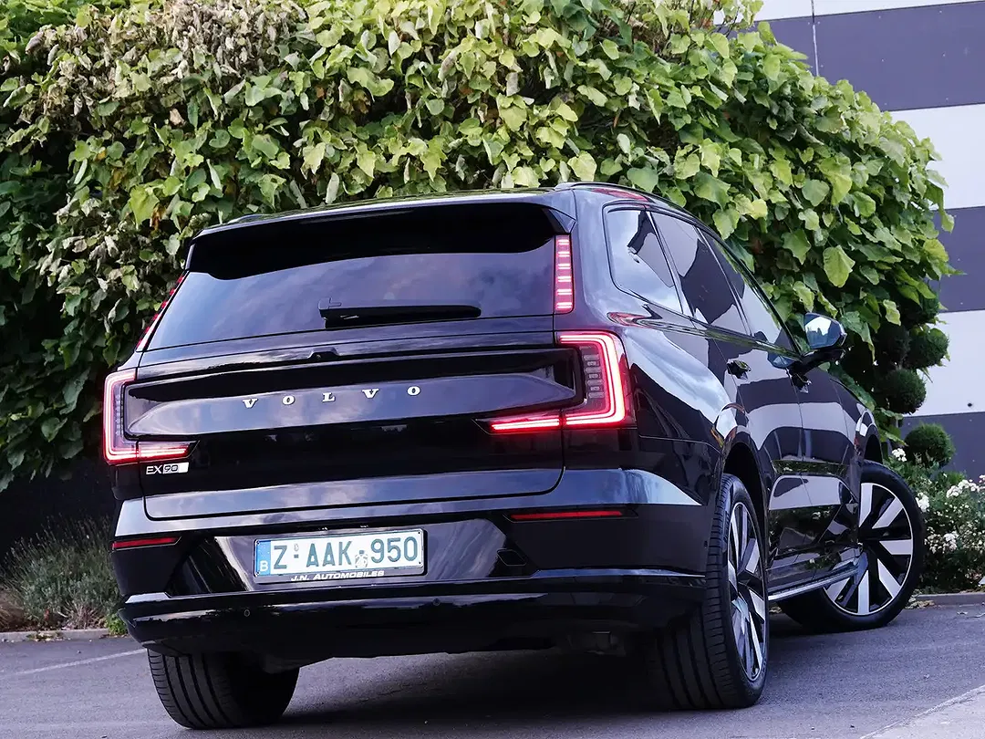Volvo EX90 AWD Twin Motor Performance Ultra - Thumbnail 6