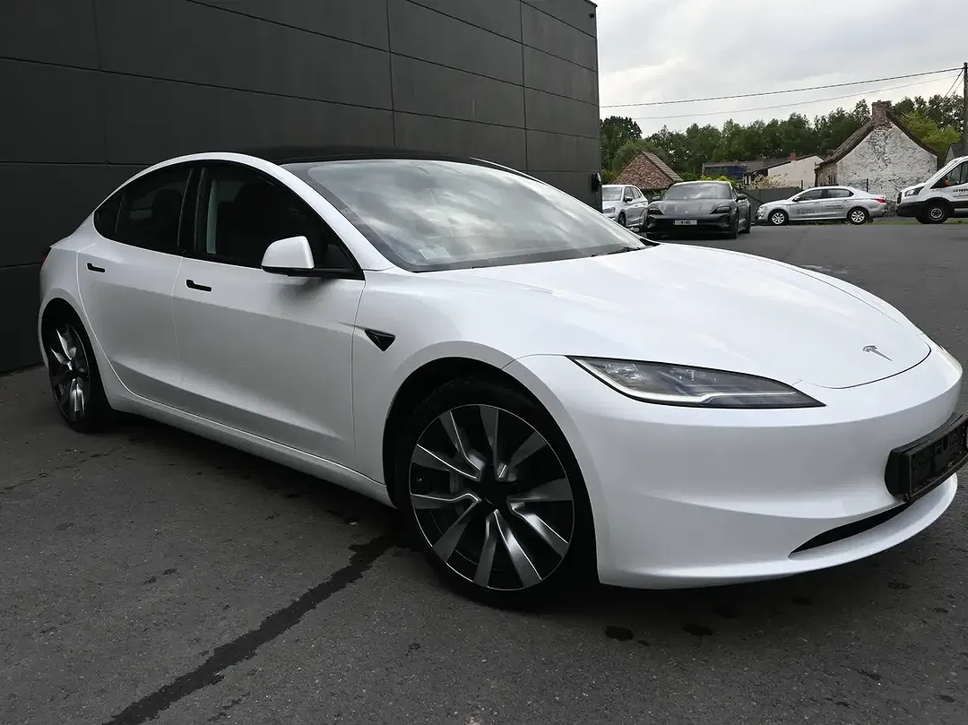Tesla Model 3 AWD Dual Motor Long Range - Thumbnail 11
