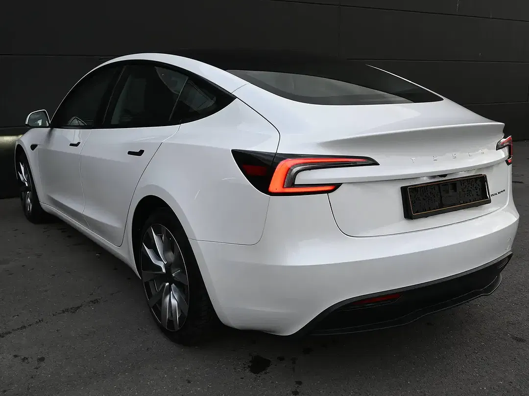Tesla Model 3 AWD Dual Motor Long Range - Thumbnail 5