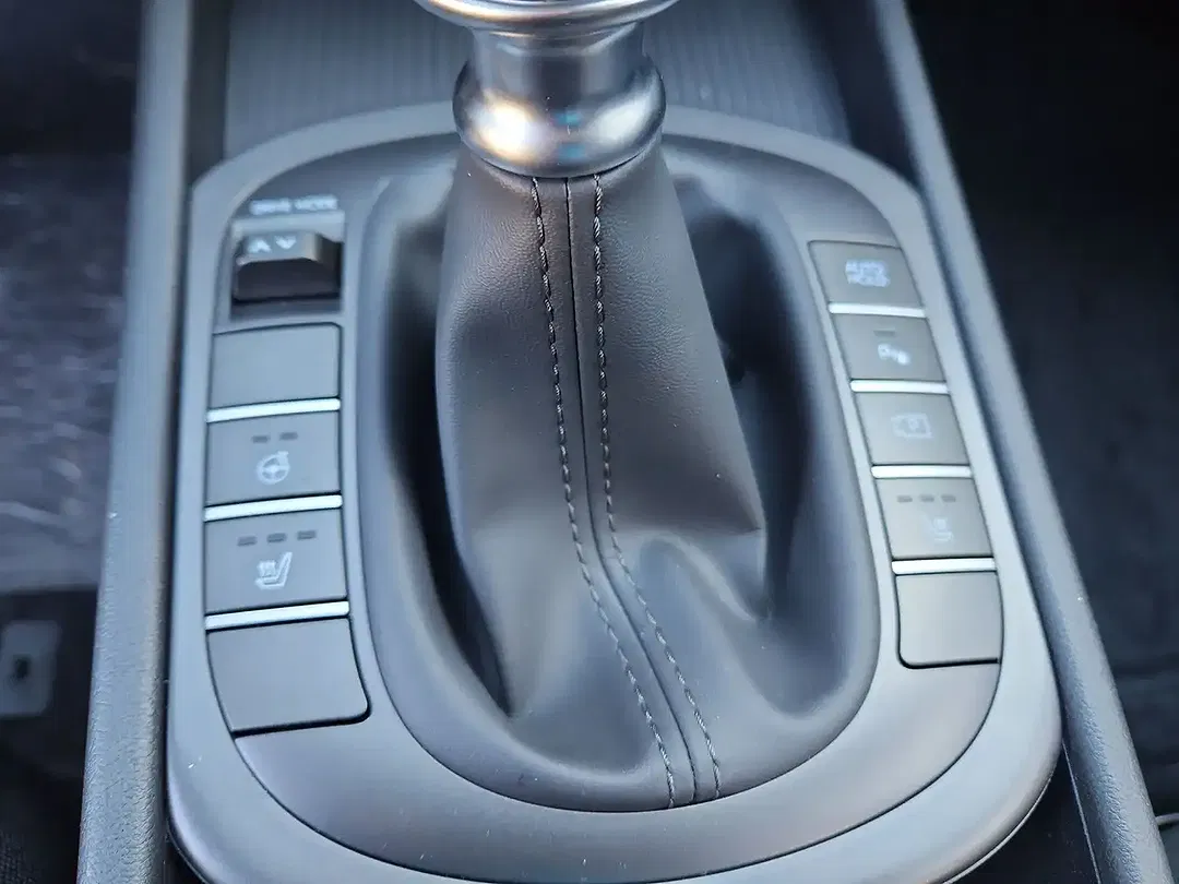Hyundai KONA Select - Thumbnail 15