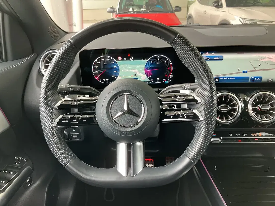 Mercedes-Benz GLA 200 4MATIC - Thumbnail 9