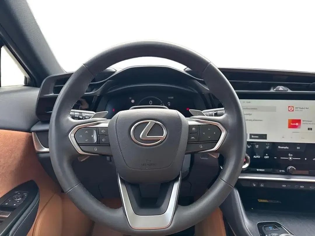 Lexus RZ - Thumbnail 8