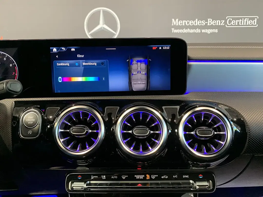 Mercedes-Benz CLA 200 AMG Line - foto 15