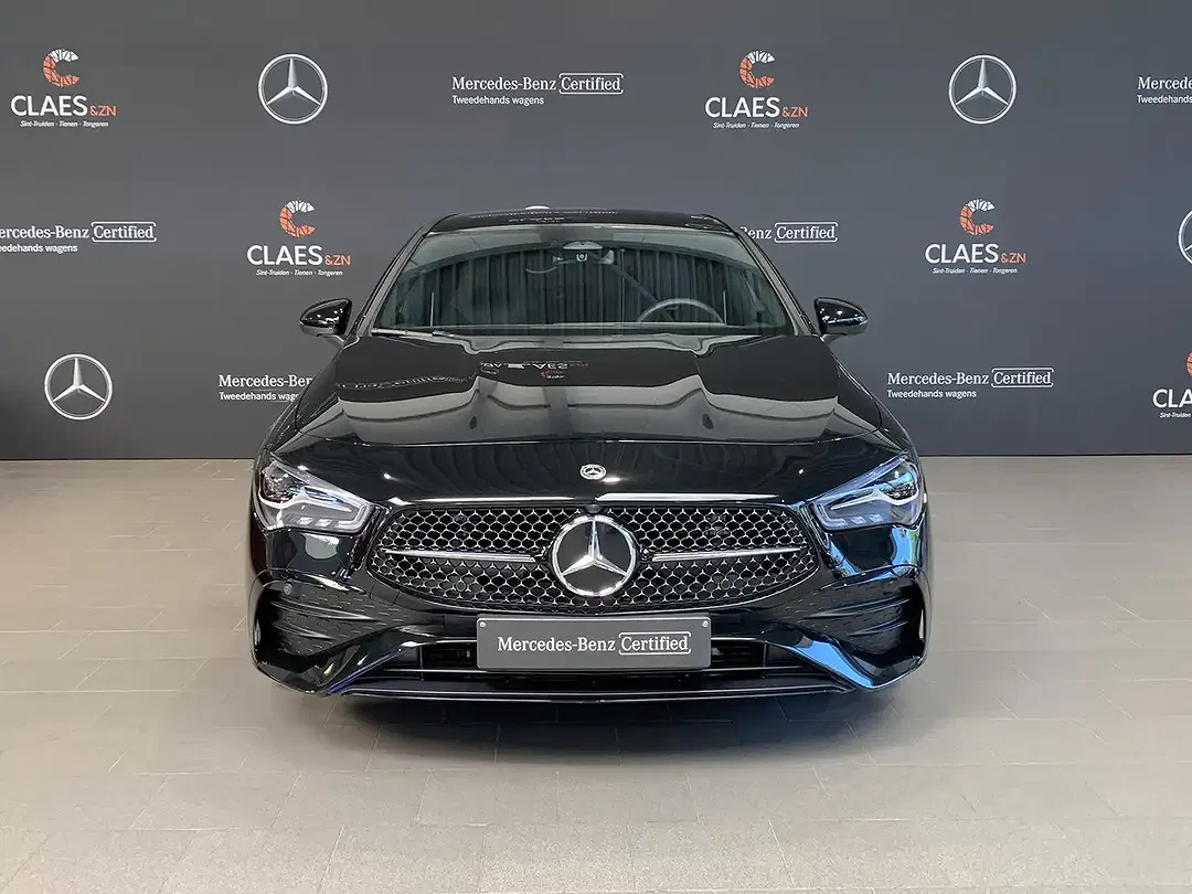 Mercedes-Benz CLA 200 AMG Line - foto 2