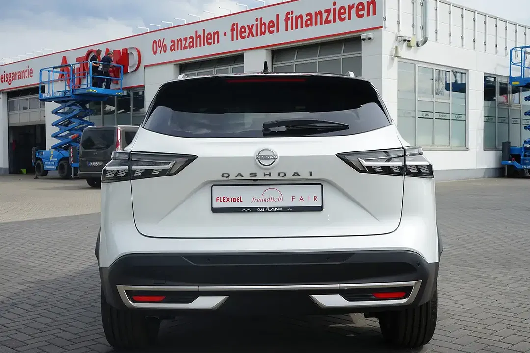 Nissan Qashqai 1.3 DIG-T N-Connecta - Thumbnail 6
