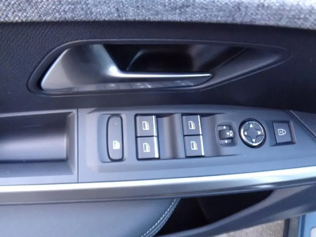 Peugeot 3008 145 Hybrid GT Exclusive - Thumbnail 13