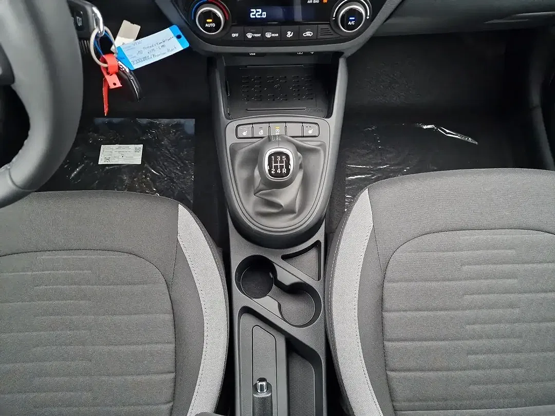 Hyundai i10 Trend - Thumbnail 11