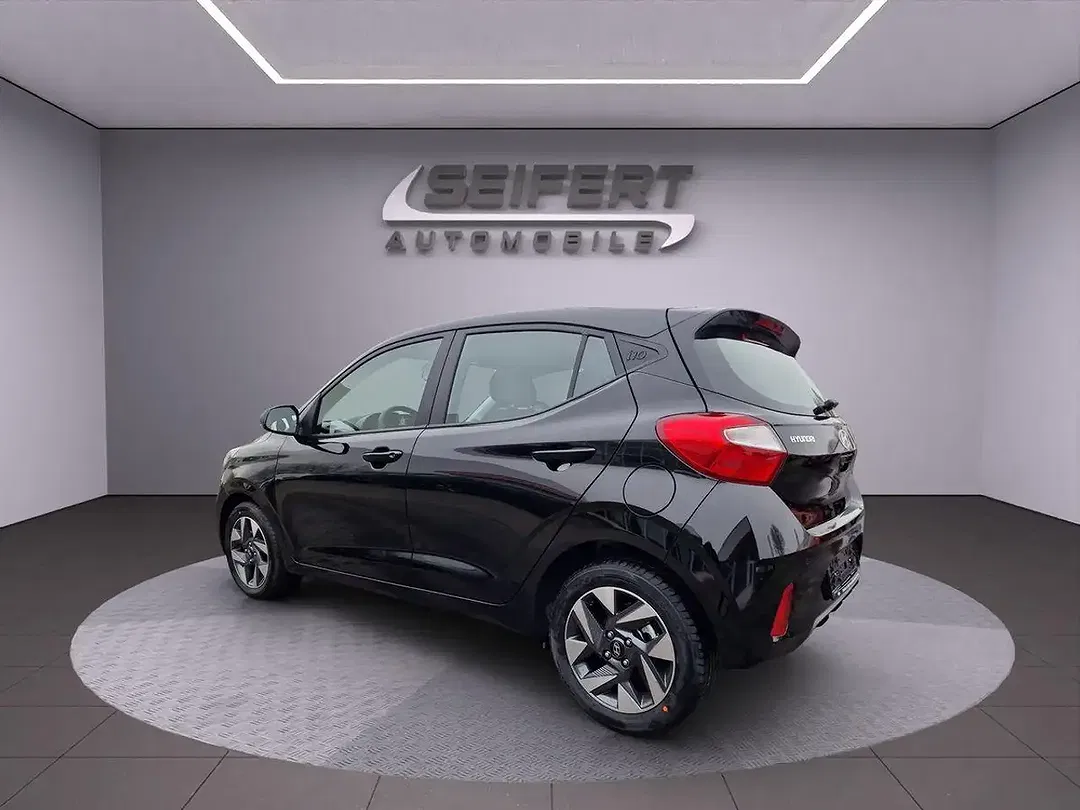 Hyundai i10 Trend - Thumbnail 3