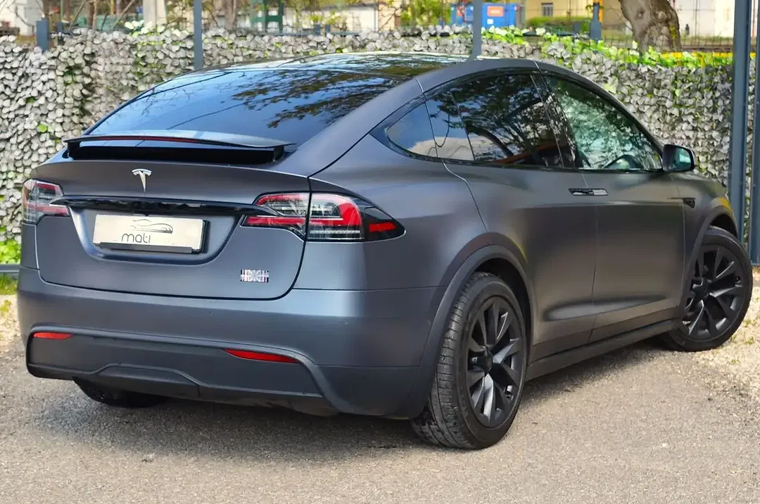 Tesla Model X Plaid - Thumbnail 3
