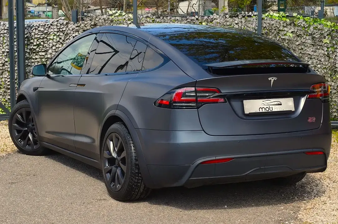 Tesla Model X Plaid - Thumbnail 4