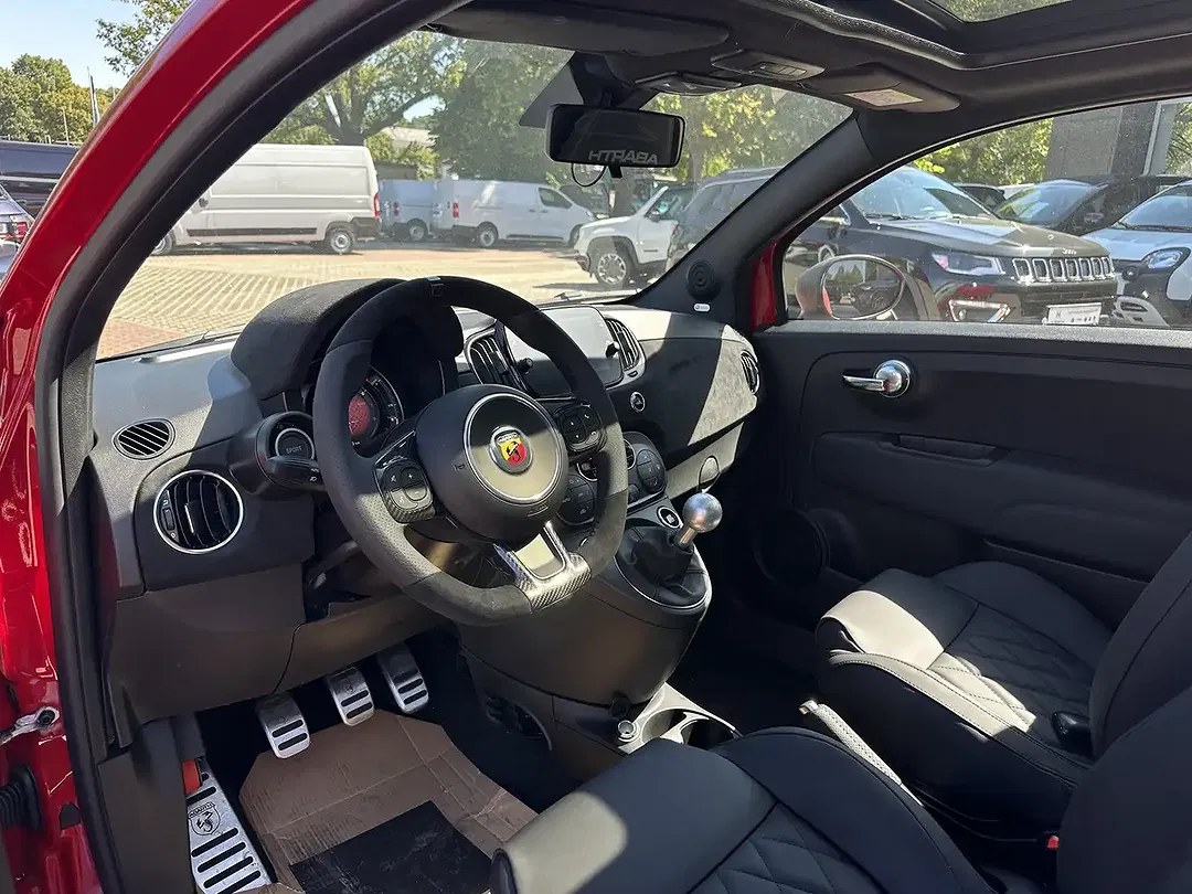 Abarth 695 - Thumbnail 11
