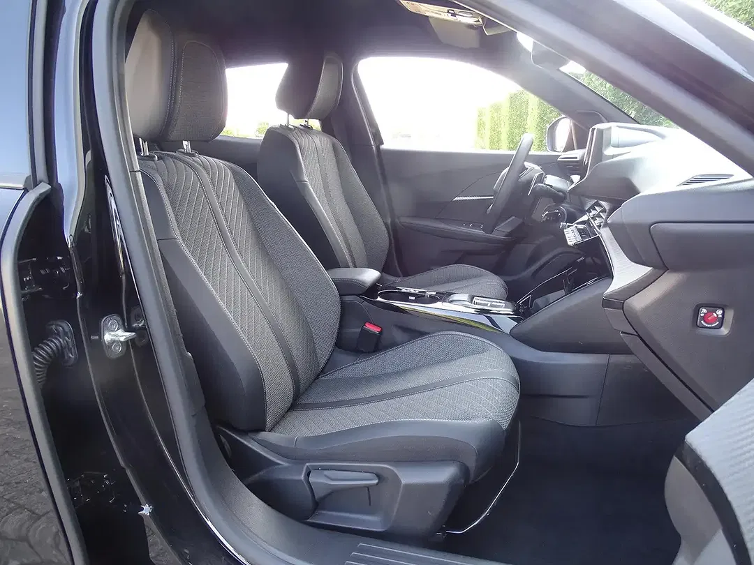 Peugeot 2008 145 e-DSC6 Hybrid Allure - Thumbnail 8
