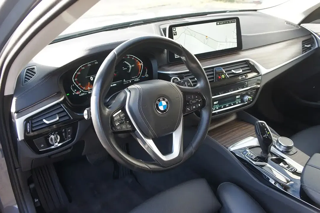 BMW 530 xDrive Luxury Line - Thumbnail 13