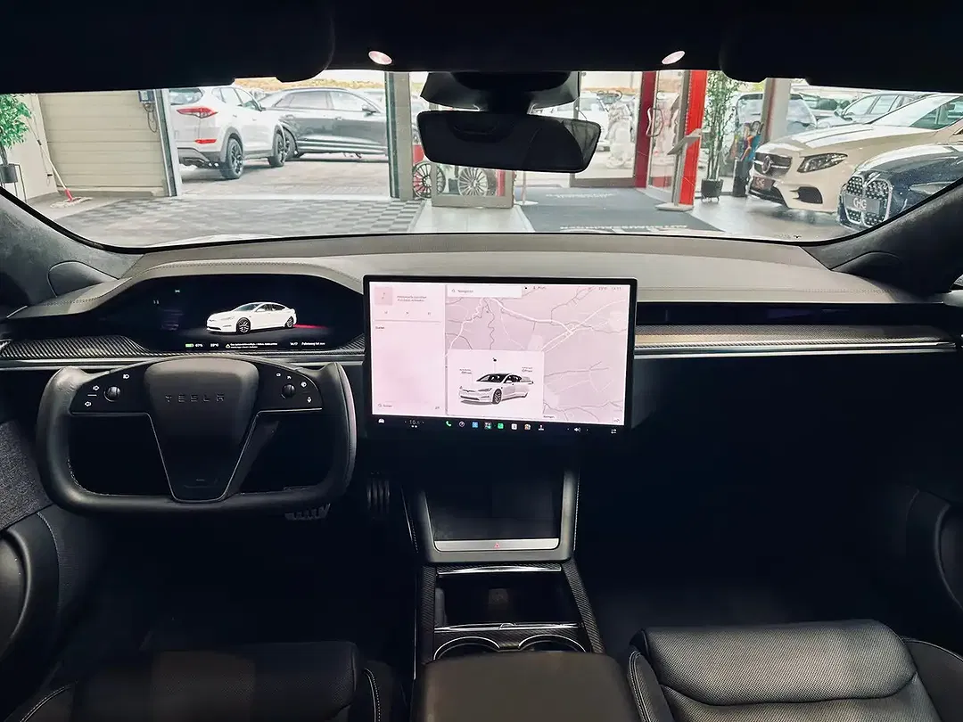 Tesla Model S Plaid - Thumbnail 12