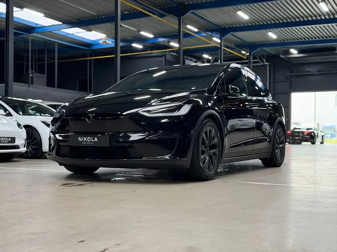 Tesla Model X Plaid - Thumbnail 7