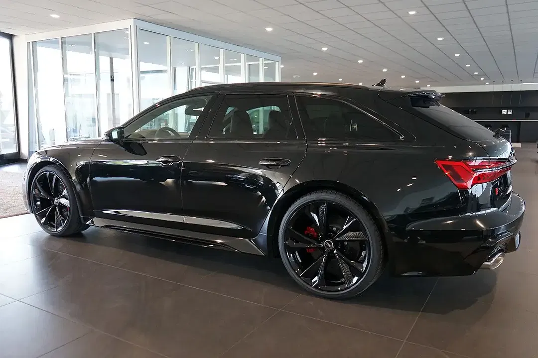 Audi RS6 advanced - foto 2
