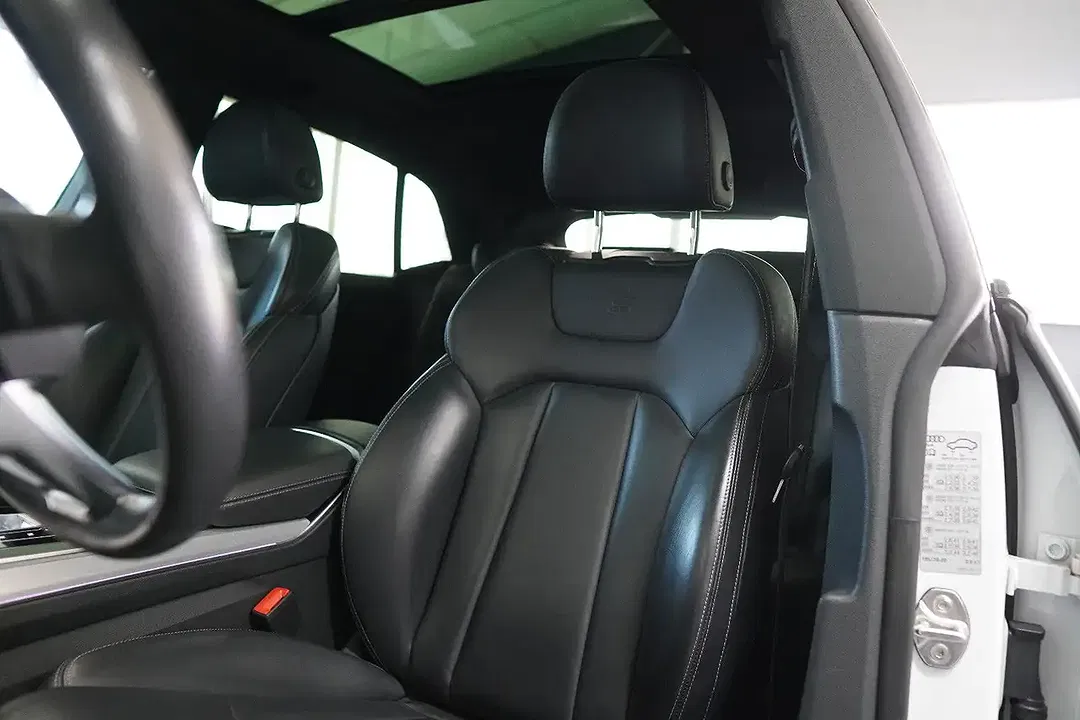 Audi SQ8 4.0 TFSI quattro competition plus - Thumbnail 13