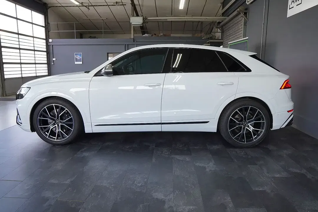 Audi SQ8 4.0 TFSI quattro competition plus - Thumbnail 4