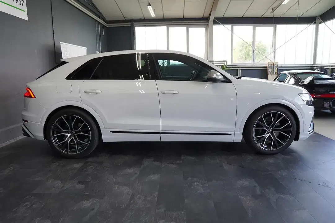 Audi SQ8 4.0 TFSI quattro competition plus - Thumbnail 5