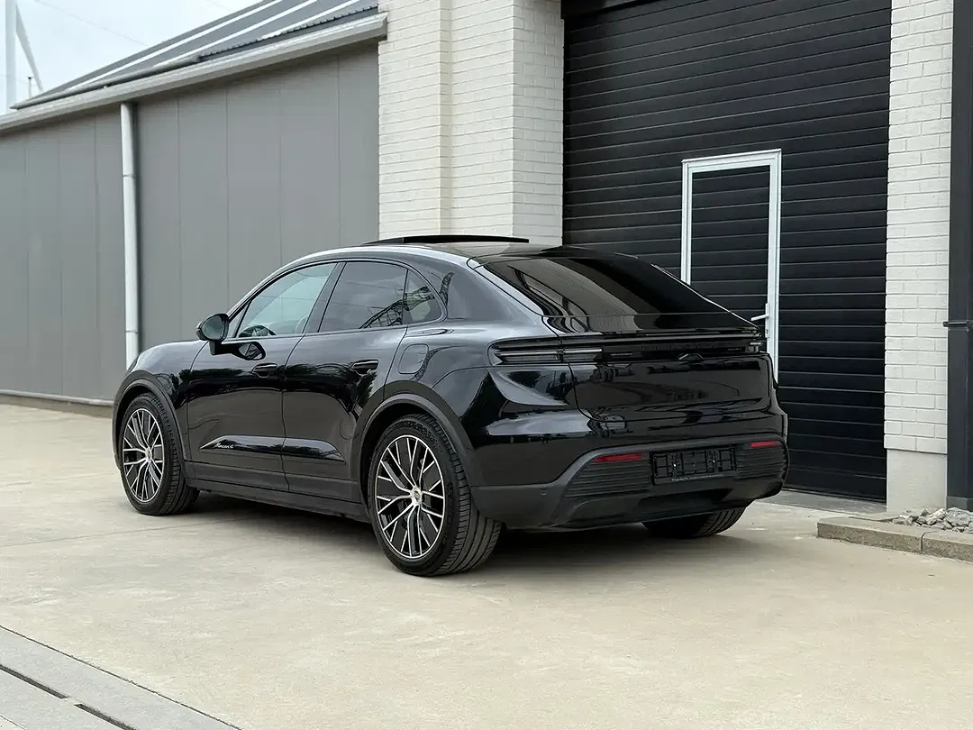 Porsche Macan 4 - Thumbnail 12