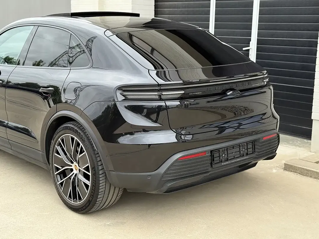 Porsche Macan 4 - Thumbnail 13