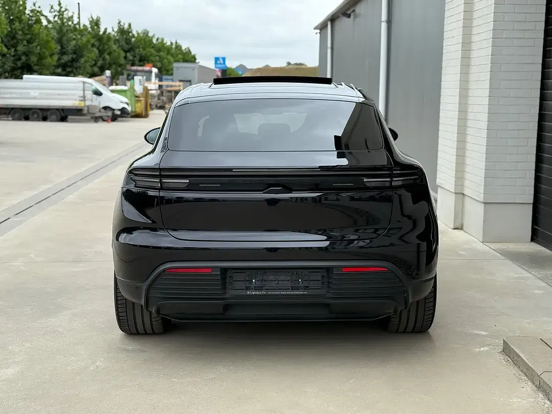 Porsche Macan 4 - Thumbnail 14