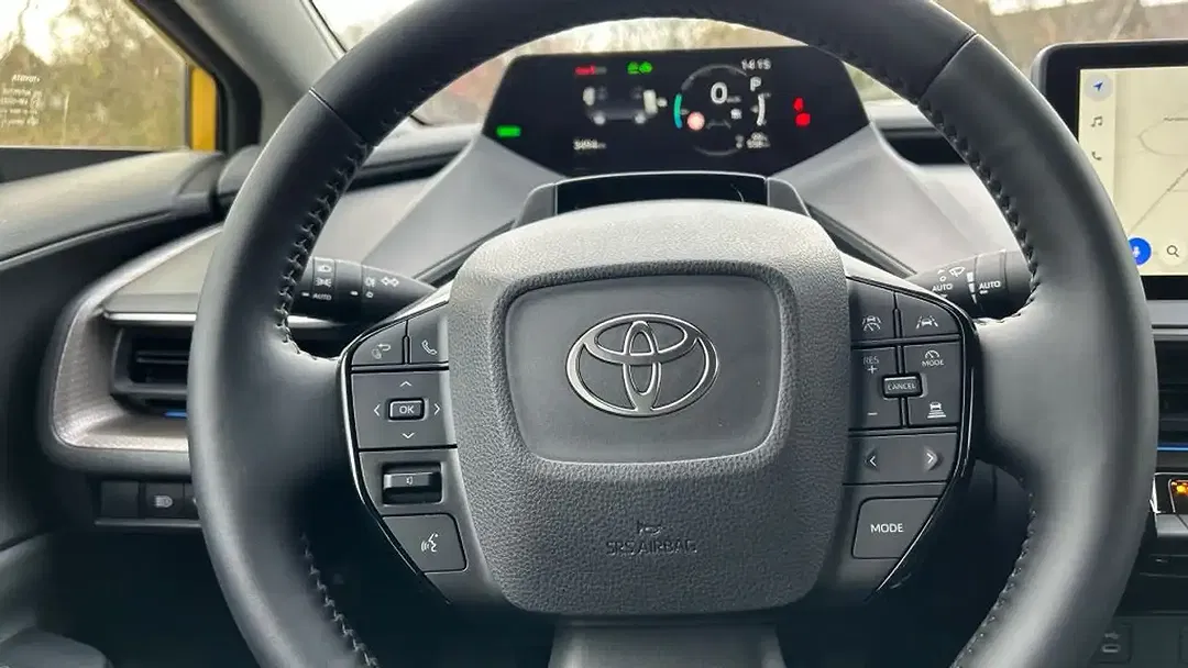Toyota Prius PHEV Executive - Thumbnail 11