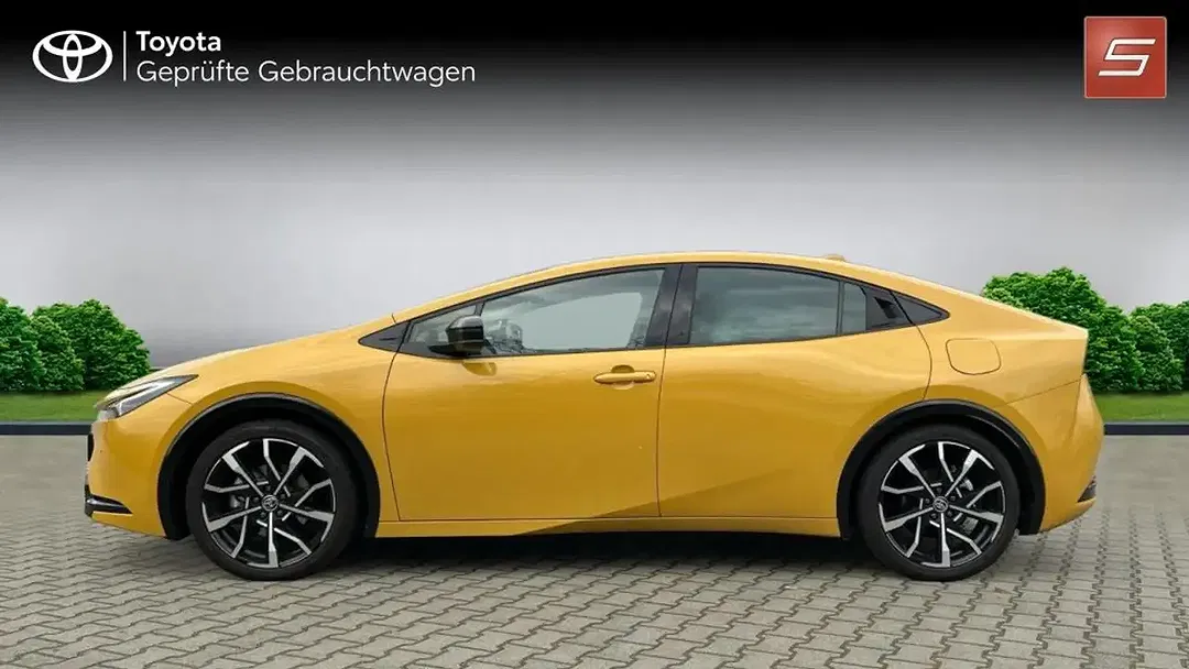 Toyota Prius PHEV Executive - Thumbnail 8