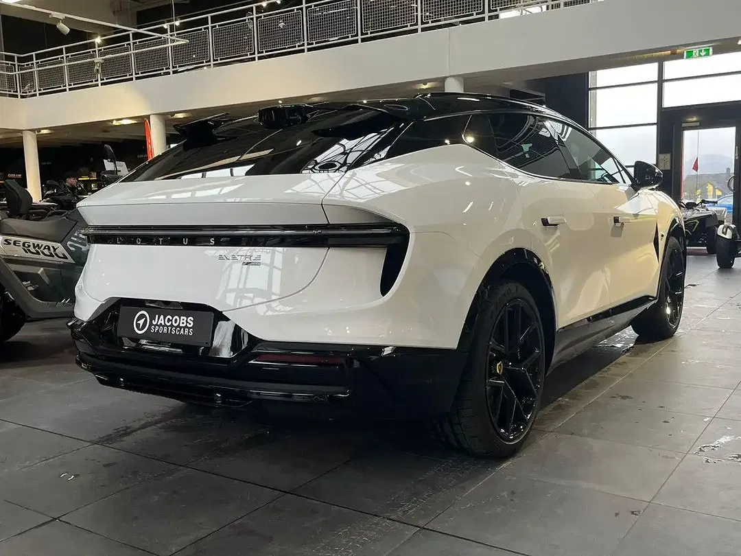 Lotus Eletre Edition - Thumbnail 4