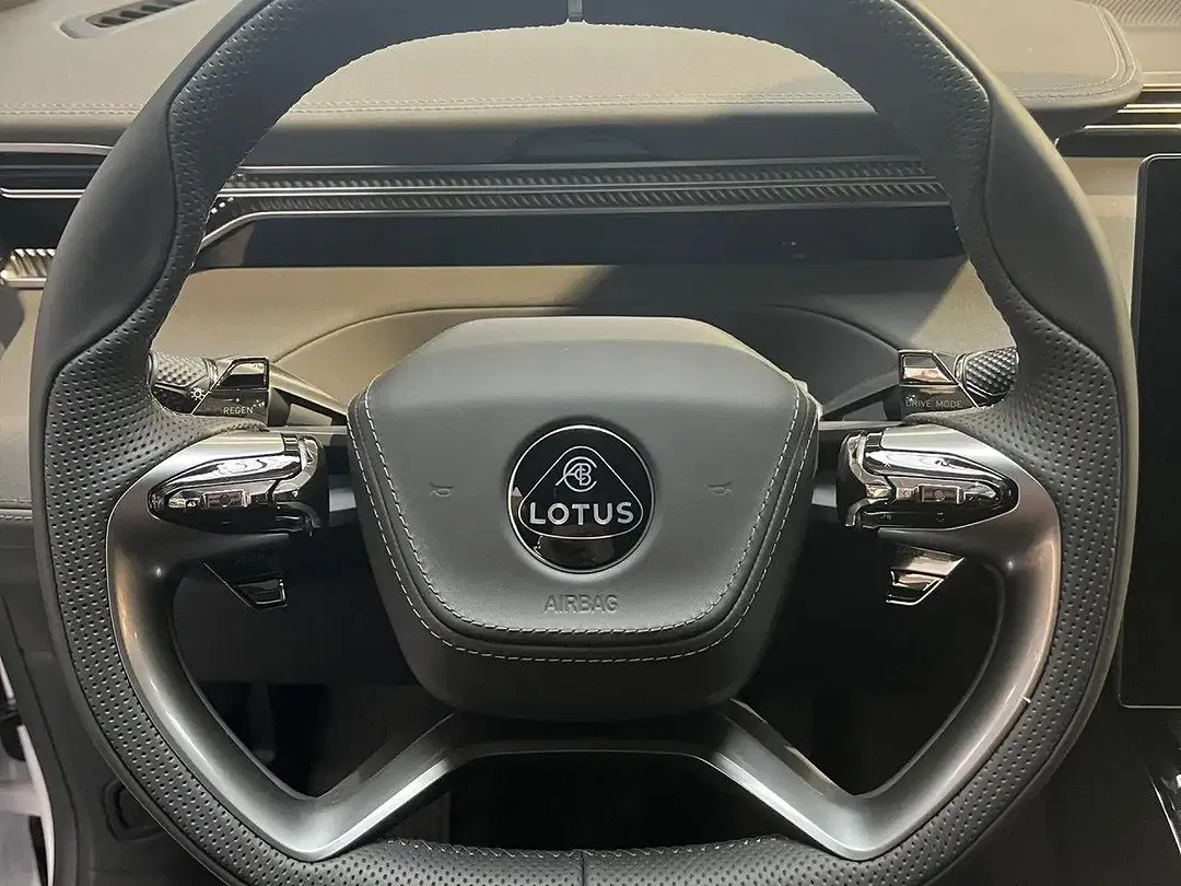 Lotus Eletre Edition - Thumbnail 9