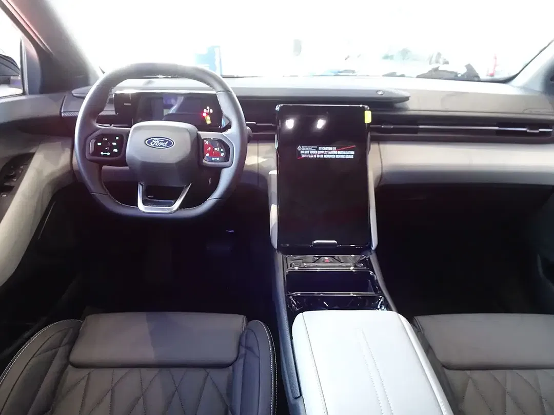 Ford Explorer Premium - Thumbnail 7