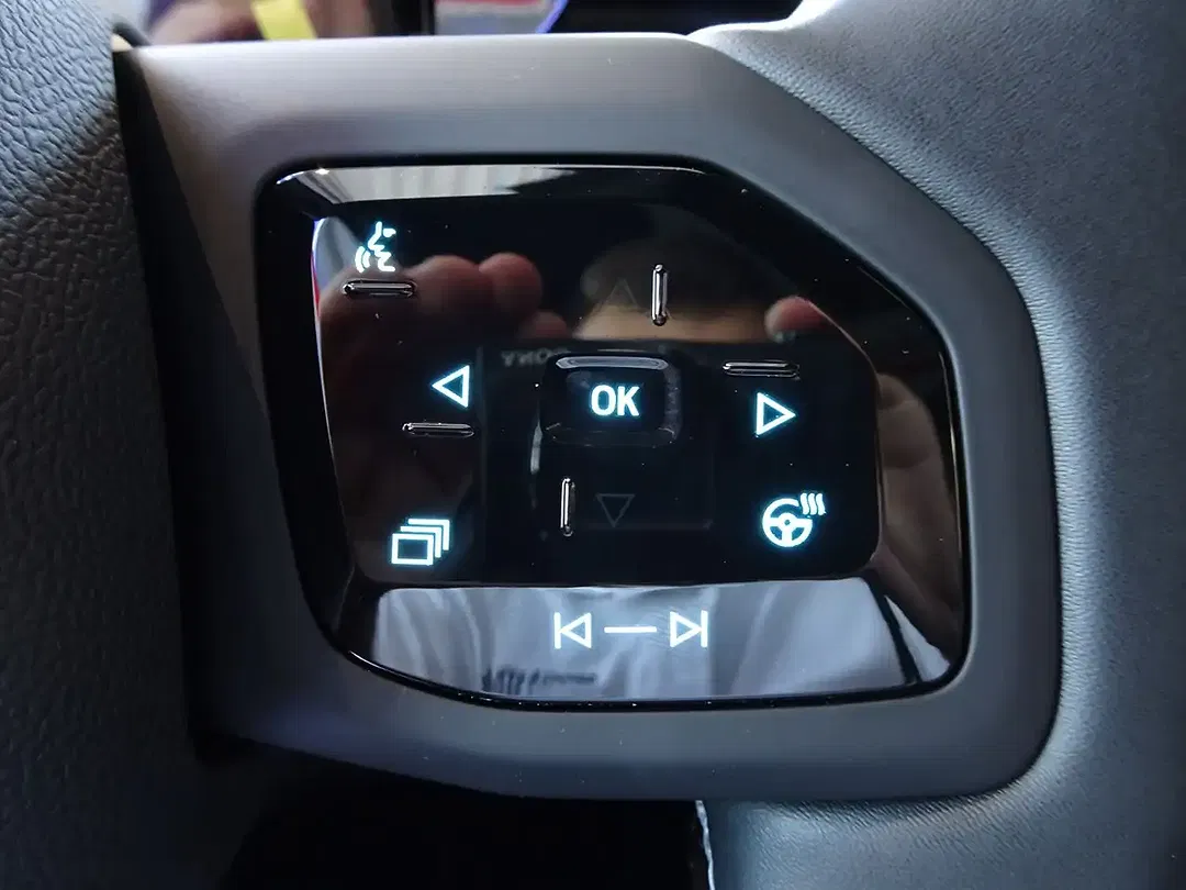 Ford Explorer Premium - Thumbnail 17